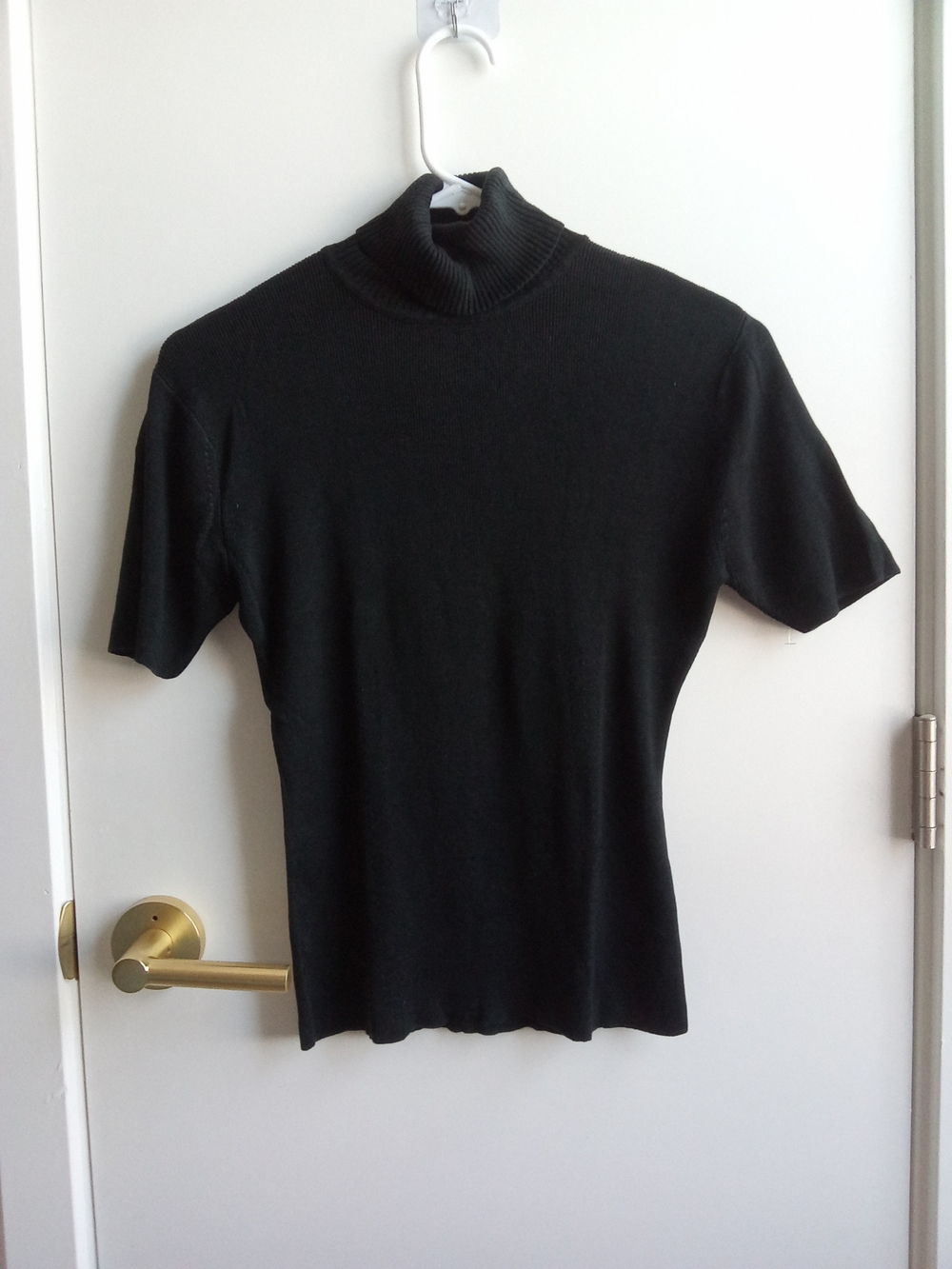GUESS Collection 100% Silk Short Sleeve Mock Neck Knit Top Medium Black